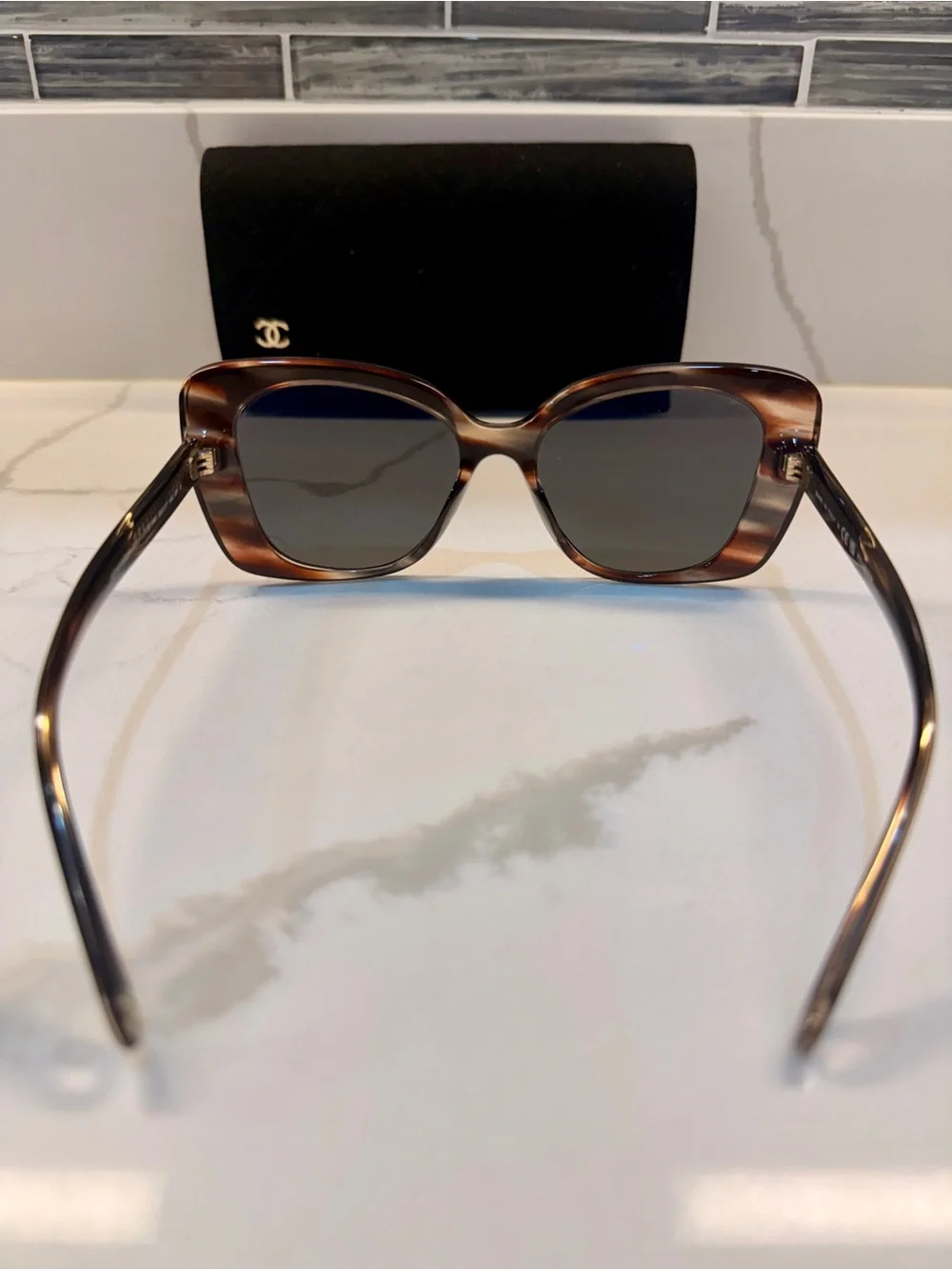 “Authentic” CHANEL 5504 Oversized Cat Eye Tortoise Sunglasses 1727/48 w/Case